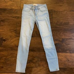 Light wash super skinny jeans